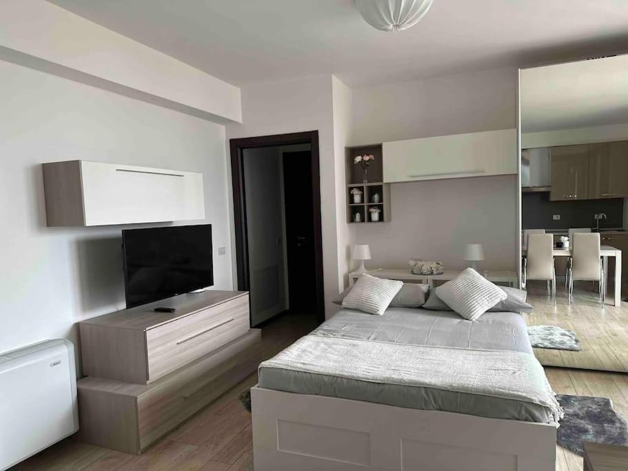 Monolocale Con Balcone Self Check In Milano Sempione Apartamento Exterior foto